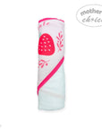 hooded towel and 4 washcloths and wash sponge strawberry
